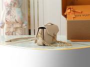 LV Pochette Métis East West Creme Bag Size 21x13x6CM - 5