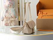 LV Diane Creme Bag Size 24x15x9CM - 5