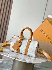 LV Keepall Bandoulière 25 White Size 25x15x11CM - 5