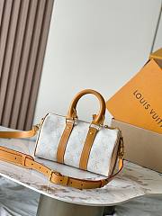LV Keepall Bandoulière 25 White Size 25x15x11CM - 4