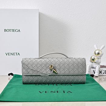 Bottega Veneta Andiamo Clutch B5605 Size 31x13x3cm