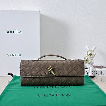 Bottega Veneta Andiamo Clutch B5608 Size 31x13x3cm