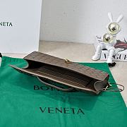 Bottega Veneta Andiamo Clutch B5608 Size 31x13x3cm - 5