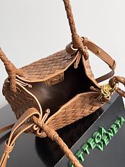 Bottega Veneta Andiamo Parachute Brown Size 21x17x16.5cm - 2