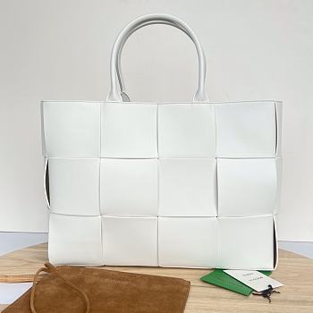 Bottega Veneta Arco Tote White Bag Size 33x44x12cm