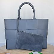 Bottega Veneta Arco Tote Navy Bag Size 33x44x12cm - 3