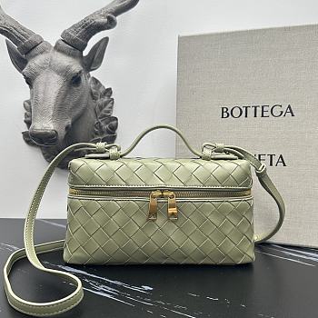 Bottega Veneta Bang Bang Vanity Case Pistachio Size 22×12×5cm