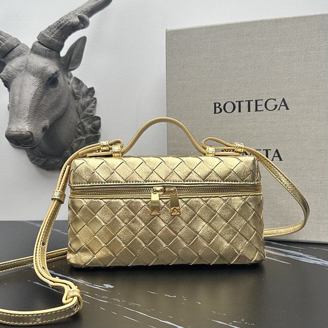 Bottega Veneta Bang Bang Vanity Case Gold Size 22×12×5cm - 1