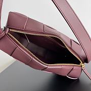 Bottega Veneta Brick Cassette Burgundy Bag Size 24x14x10CM - 2