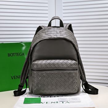 Bottega Veneta Brown Backpack in Intrecciato Size 32x43cm