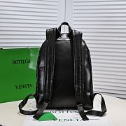 Bottega Veneta Black Backpack in Intrecciato Size 32x43cm - 4