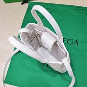 Bottega Veneta Cassette Tote White Bag Size 22x16x5cm - 4