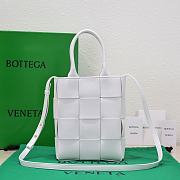 Bottega Veneta Cassette Tote White Bag Size 22x16x5cm - 3