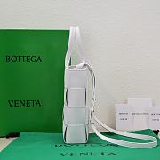 Bottega Veneta Cassette Tote White Bag Size 22x16x5cm - 2
