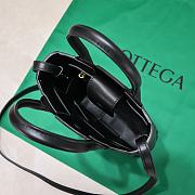 Bottega Veneta Cassette Tote Black Bag Size 22x16x5cm - 2