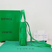Bottega Veneta Cassette Tote Green Bag Size 22x16x5cm - 4