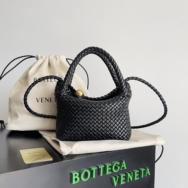Bottega Veneta Crossbody Black Bag Size 20x15.5x7CM - 1
