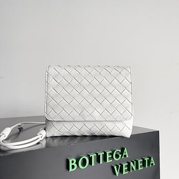 Bottega Veneta Crossbody White Bag Size 19x16x6CM