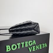 Bottega Veneta Crossbody Black Bag Size 19x16x6CM - 5