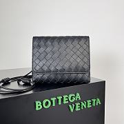 Bottega Veneta Crossbody Black Bag Size 19x16x6CM - 3