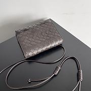 Bottega Veneta Crossbody Brown Bag Size 19x16x6CM - 5