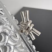 Bottega Veneta Gold Knot Minaudiere Silver Clutch 20x6x12CM - 2