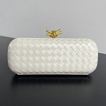 Bottega Veneta Intrecciato Clutch White Size 25x9.5x4cm