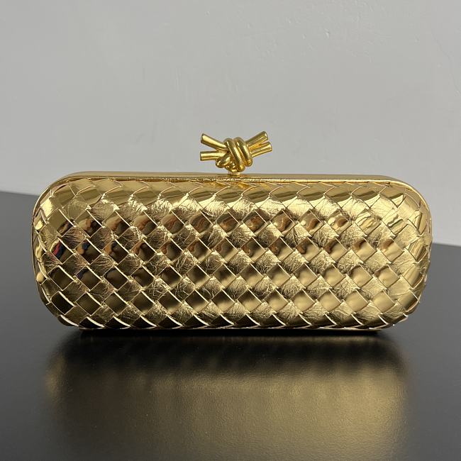 Bottega Veneta Intrecciato Clutch Gold Size 25x9.5x4cm - 1
