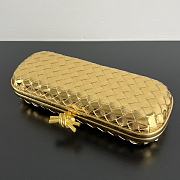 Bottega Veneta Intrecciato Clutch Gold Size 25x9.5x4cm - 3