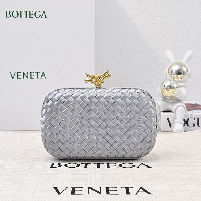 Bottega Veneta Knot Minaudiere Clutch Silver Size 20x12x5.5cm - 1