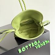 Bottega Veneta Liberta in Avocado Size 20x35x8cm - 2
