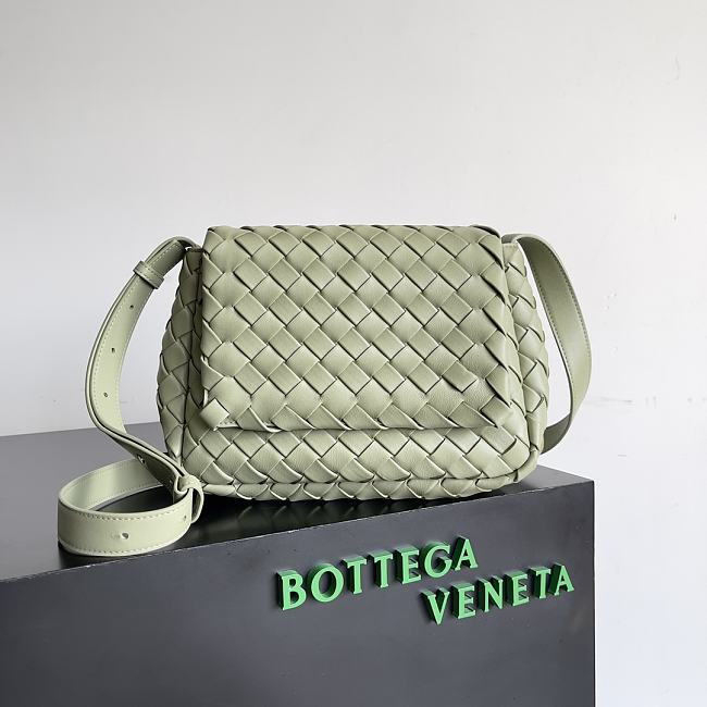 Bottega Veneta Mon Tresor Pistachio Bag Size 27x16x10CM - 1
