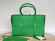 Bottega Veneta Small Arco Tote in Green Size 20x30x11cm - 6