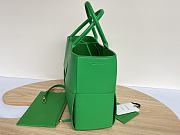 Bottega Veneta Small Arco Tote in Green Size 20x30x11cm - 4