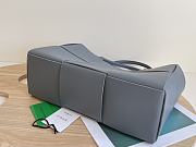 Bottega Veneta Small Arco Tote in Grey Size 20x30x11cm - 6