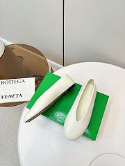 Bottega Veneta Sofia Leather Ballerina in White - 6