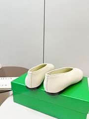 Bottega Veneta Sofia Leather Ballerina in White - 5