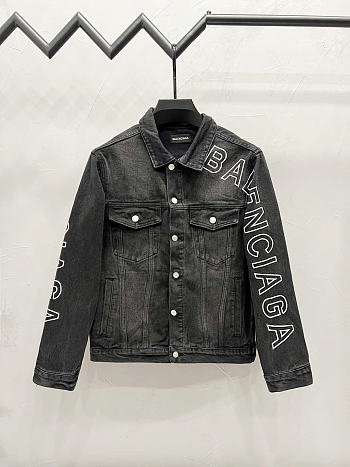 Balenciaga Clothes B1244-03