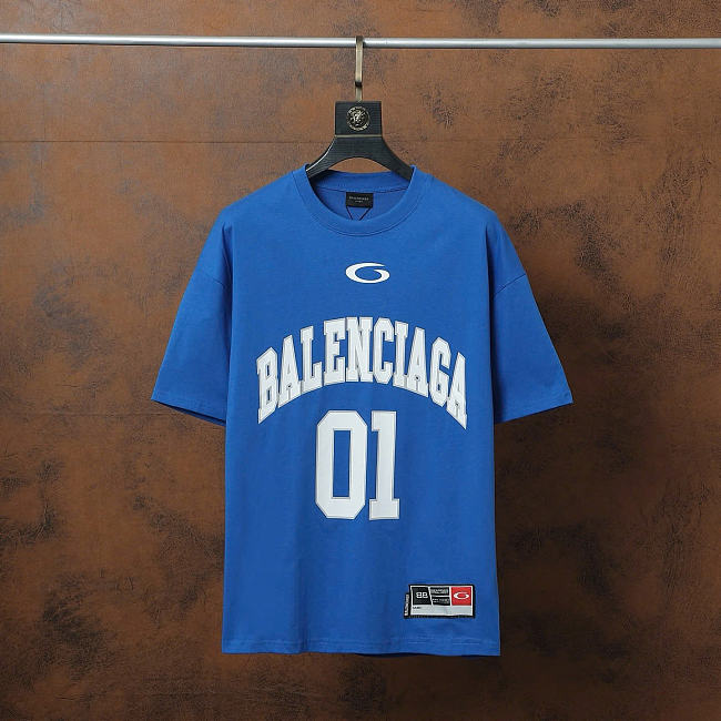 Balenciaga T-shirt Top Version B2140-01 - 1