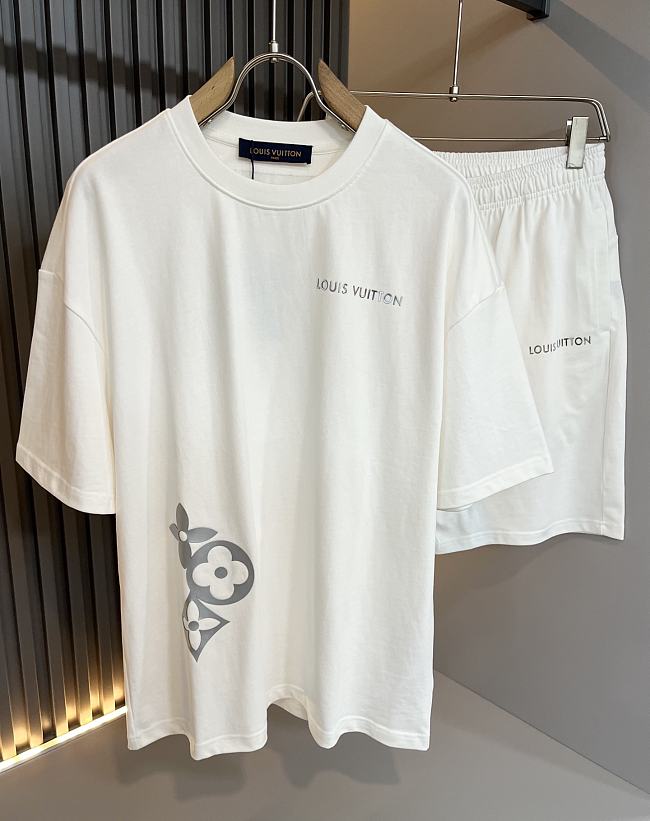 Louis Vuitton Set Clothes 0033-03 - 1