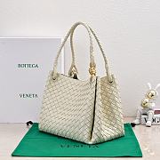 Bottega Veneta White Bag BV124 Size 30x26x20CM - 2