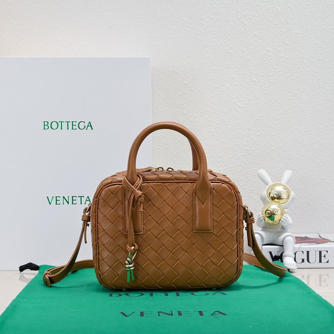 Bottega Veneta Brown Bag BV165 Size 23.5x17.9x9CM - 1