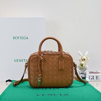 Bottega Veneta Brown Bag BV165 Size 23.5x17.9x9CM