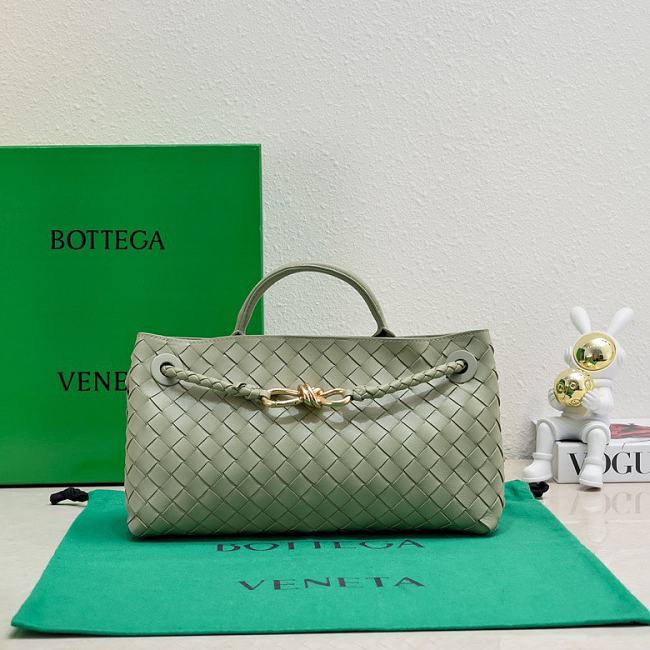 Bottega Veneta Pistachio Bag BV247 Size 29x18x10CM - 1