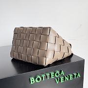 Bottega Veneta Cassette Bowling Brown Bag Size 22x16x13CM - 5