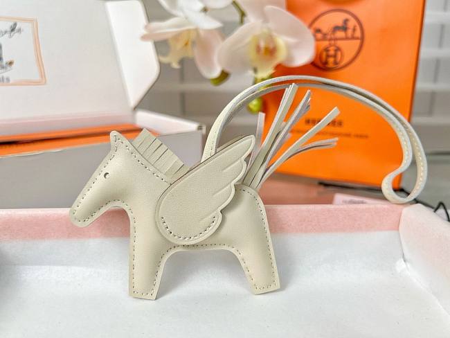 Hermès Horse Pegasus Keychain Code HM5210-02 - 1