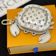 LV Crab Bag Charm LV2010-02 - 4