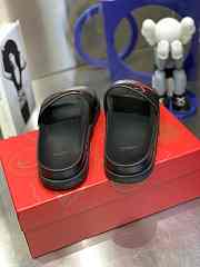 Christian Louboutin Slide OM-02700-01 - 6