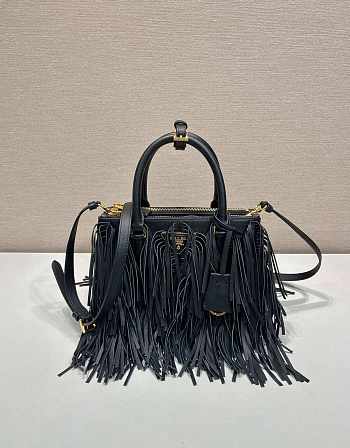 Prada Galleria Bag P02018 Size 24.5x18.5x11cm