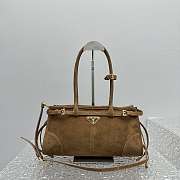 Prada Lus Solf Bag P02309 Size 32x15x13cm - 4